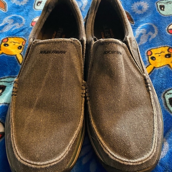Skechers Black and Gray Slip-On Loafers with Streamlined Design main image 4